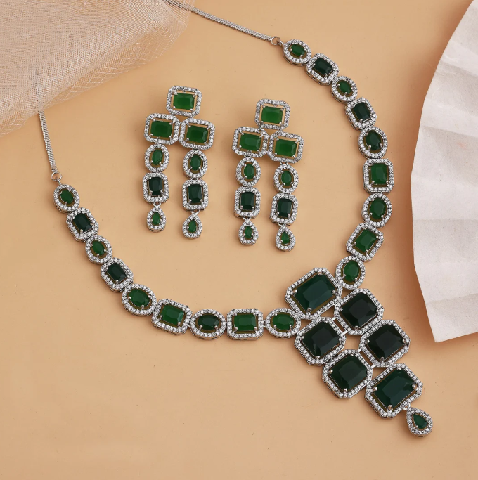Green Emerald Queen Necklace Set